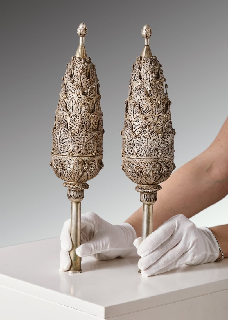 Rare - Pair of Antique Torah Finials Made of '800' Silver: Rare - Pair of Antique Torah Finials Made of '800' Silver, with dense and particularly high-quality filigree work, composed of several parts assembled on a rod Holland, second half of the 18th century