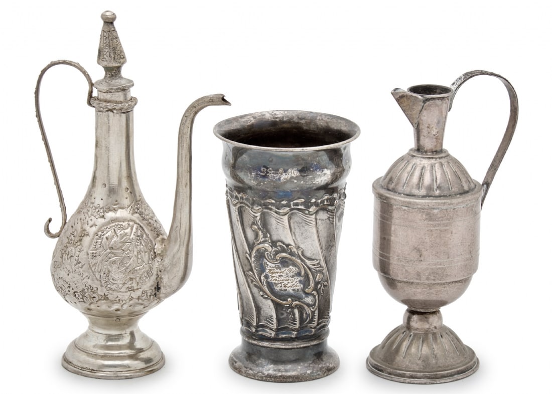 Three Decorative Items Made of Silver-Plated Metal, Unsigned: Three Decorative Items Made of Silver-Plated Metal, Unsigned, height respectively: 14.5 to 21 cm Notice: We are located in Israel and provide full packing and shipping service. You can ask us for a sh