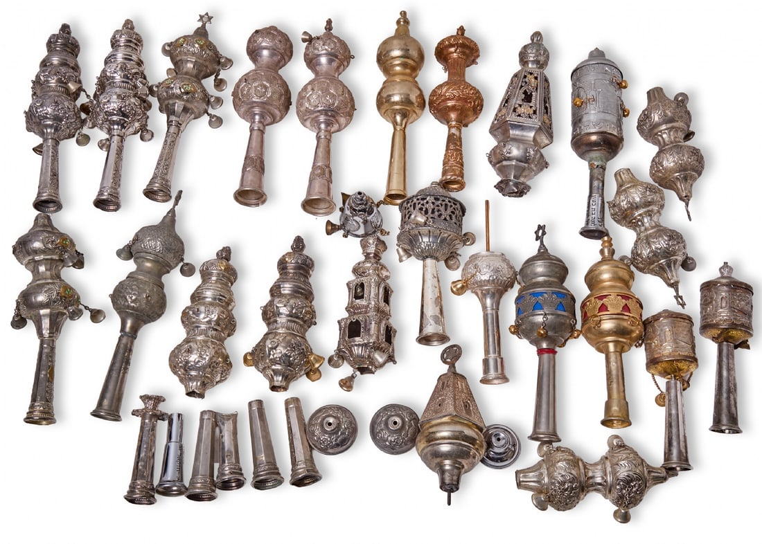 Diverse Collection of Torah Bells: Diverse Collection of Torah Bells, various materials and models 15-30 cm Some broken and damaged Notice: We are located in Israel and provide full packing and shipping service. You can ask us for a sh
