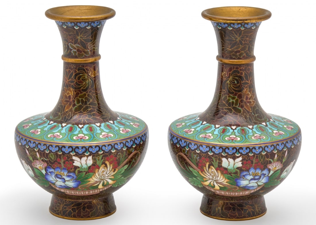 Pair of Chinese Cloisonne Vases, Made of Copper and Decorated with Enamel (1 of 3)