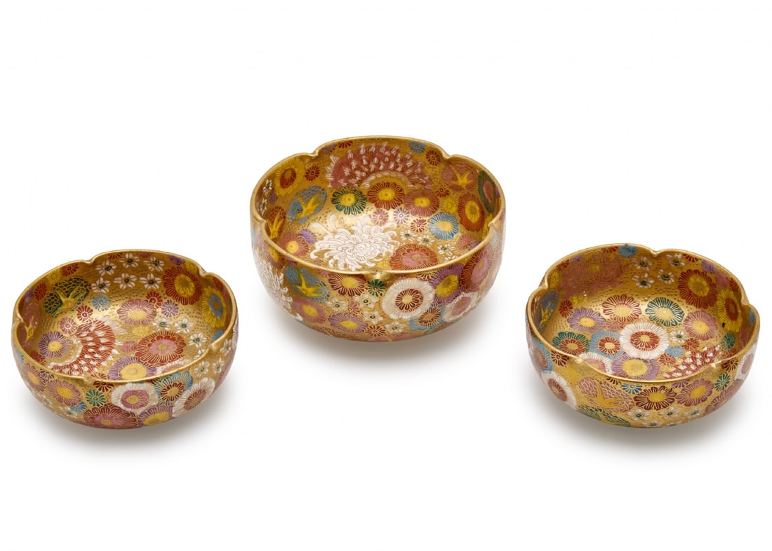 Three Japanese Satsuma Bowls Hand-Painted – Koshida Kyoto, 'Thousand Flowers' Pattern: Three Japanese Satsuma Bowls Hand-Painted – Koshida Kyoto, 'Thousand Flowers' Pattern, signed Diameter: 8-9 cm Notice: We are located in Israel and provide full packing and shipping service. You can