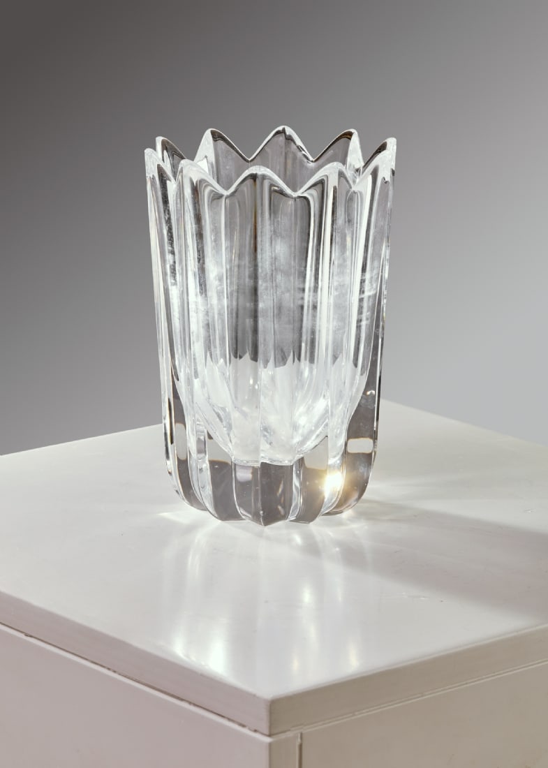 High-Quality Crystal Vase by Orrefors Sweden, Model Fleur, Signed: High-Quality Crystal Vase by Orrefors Sweden, Model Fleur, Signed, height: 19 cm Notice: We are located in Israel and provide full packing and shipping service. You can ask us for a shipping quote bef