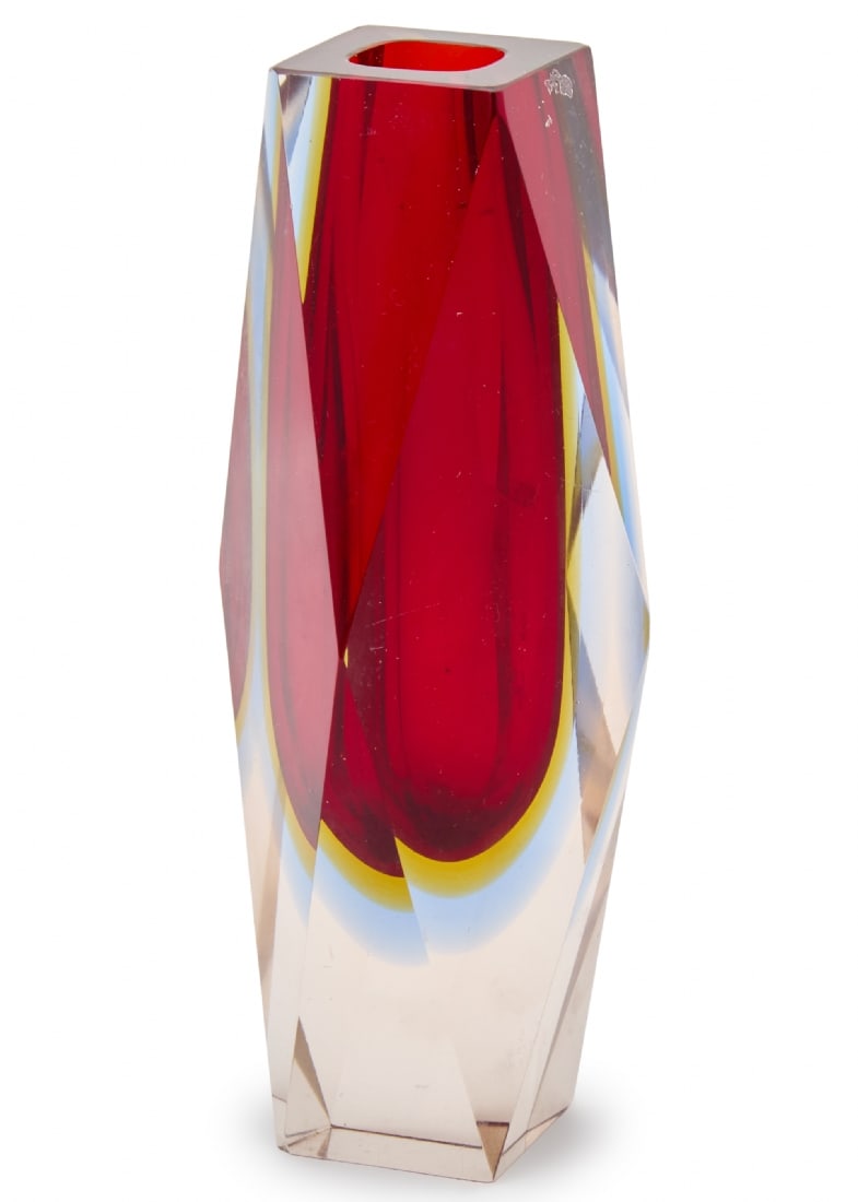 Italian Murano Glass Vase, Handcrafted in Sommerso Technique: Italian Murano Glass Vase, Handcrafted in Sommerso Technique, crafted in Sommerso technique (submerged color layers) Geometric facet cutting and shades of red Two small chips Height: 21 cm Notice: We 