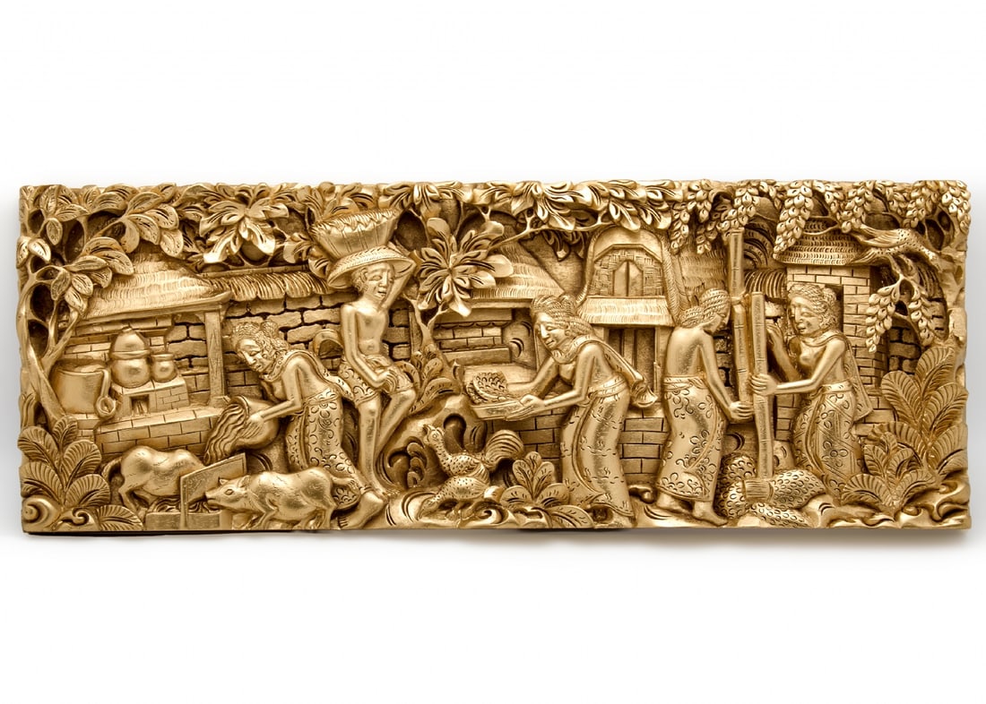 Hand-Carved Wall Panel – Rich and Detailed Village Scene, Deep Artistic Carving: Hand-Carved Wall Panel – Rich and Detailed Village Scene, Deep Artistic Carving, figures, vegetation, and traditional houses Length: 50 cm Height: 19 cm Notice: We are located in Israel and provide 