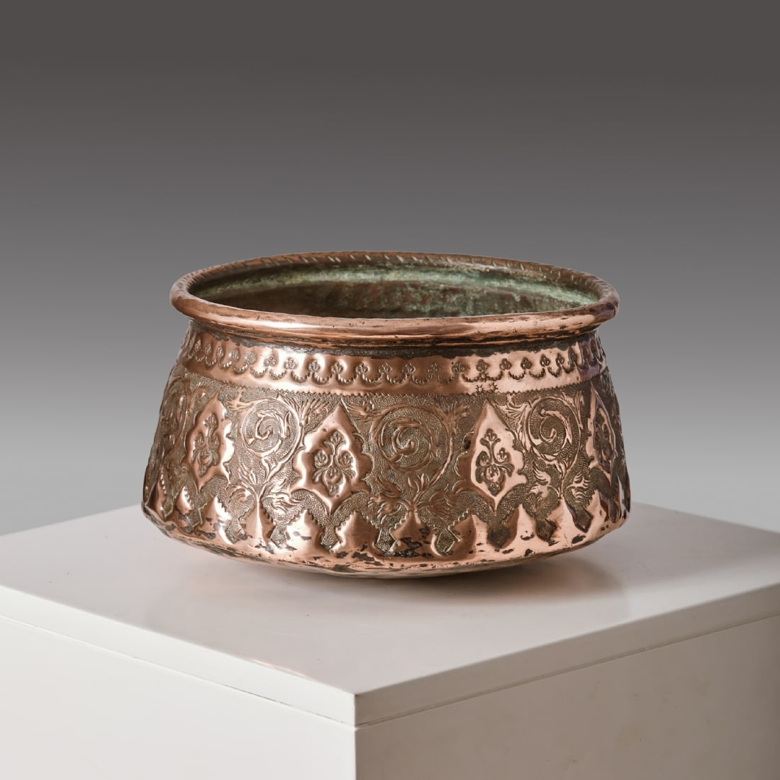 Antique Persian Islamic Pot Approximately 100 Years Old, Made of Hand-Hammered Copper: Antique Persian Islamic Pot Approximately 100 Years Old, Made of Hand-Hammered Copper, diameter: 27 cm Height: 15 cm Notice: We are located in Israel and provide full packing and shipping service. You