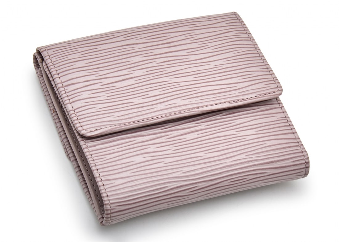 Compact Louis Vuitton Wallet, Elise Model, Gray Epi Leather: Compact Louis Vuitton Wallet, Elise Model, Gray Epi Leather, compact Elise model with a foldable closure, convenient for daily use Dimensions: 10X11 cm Notice: We are located in Israel and provide ful