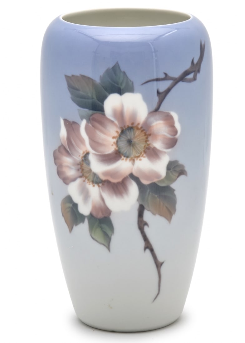 High-Quality Danish Porcelain Vase by Royal Copenhagen: High-Quality Danish Porcelain Vase by Royal Copenhagen, decorated with hand paintings and signed Height: 23.5 cm Diameter: 13 cm Notice: We are located in Israel and provide full packing and shipping 