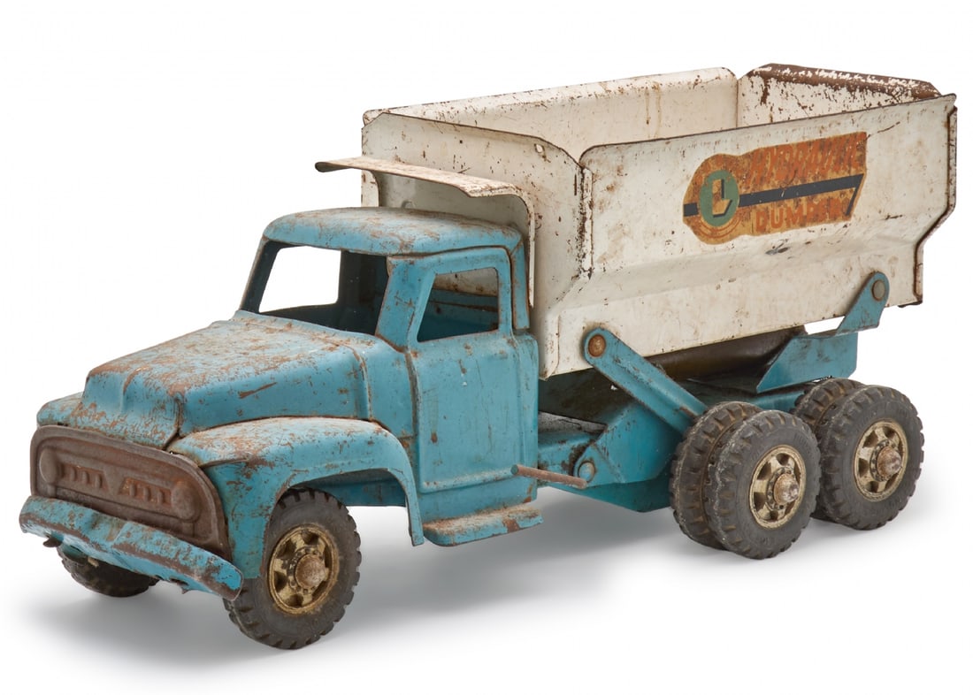Vintage Hydraulic Dump Truck by Buddy L, American, 1950s: Vintage Hydraulic Dump Truck by Buddy L, American, 1950s, made of tin painted in blue and white shades, with a lifting box Condition consistent with age Dimensions: 50X20X20 cm Notice: We are located 