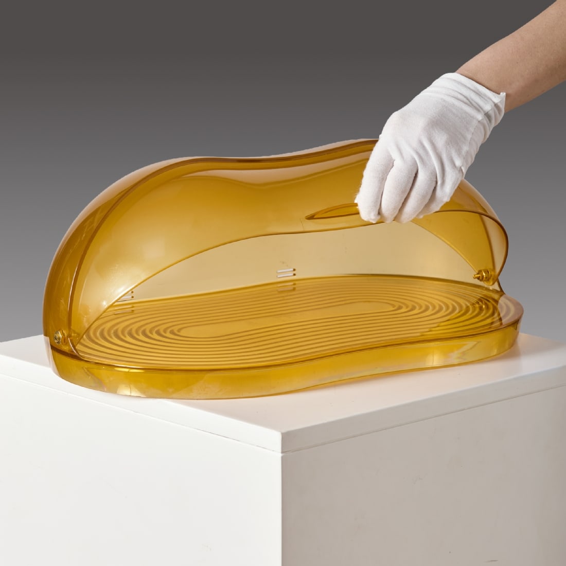 Fratelli Guzzini Bread Box - Italy, 1960s, Signed: Fratelli Guzzini Bread Box - Italy, 1960s, Signed, designed bread box by Fratelli Guzzini S.p.A, Latina, Italy Made of yellow acrylic Length: 45 cm Height: 22 cm Depth: 26 cm Notice: We are located