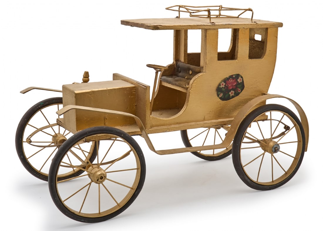 Decorative Vintage Car Model Made of Wood and Metal, Painted Gold: Decorative Vintage Car Model Made of Wood and Metal, Painted Gold, interior details and floral side decoration Defects Width: 62 cm Height: 40 cm Depth: 28 cm Notice: We are located in Israel and prov