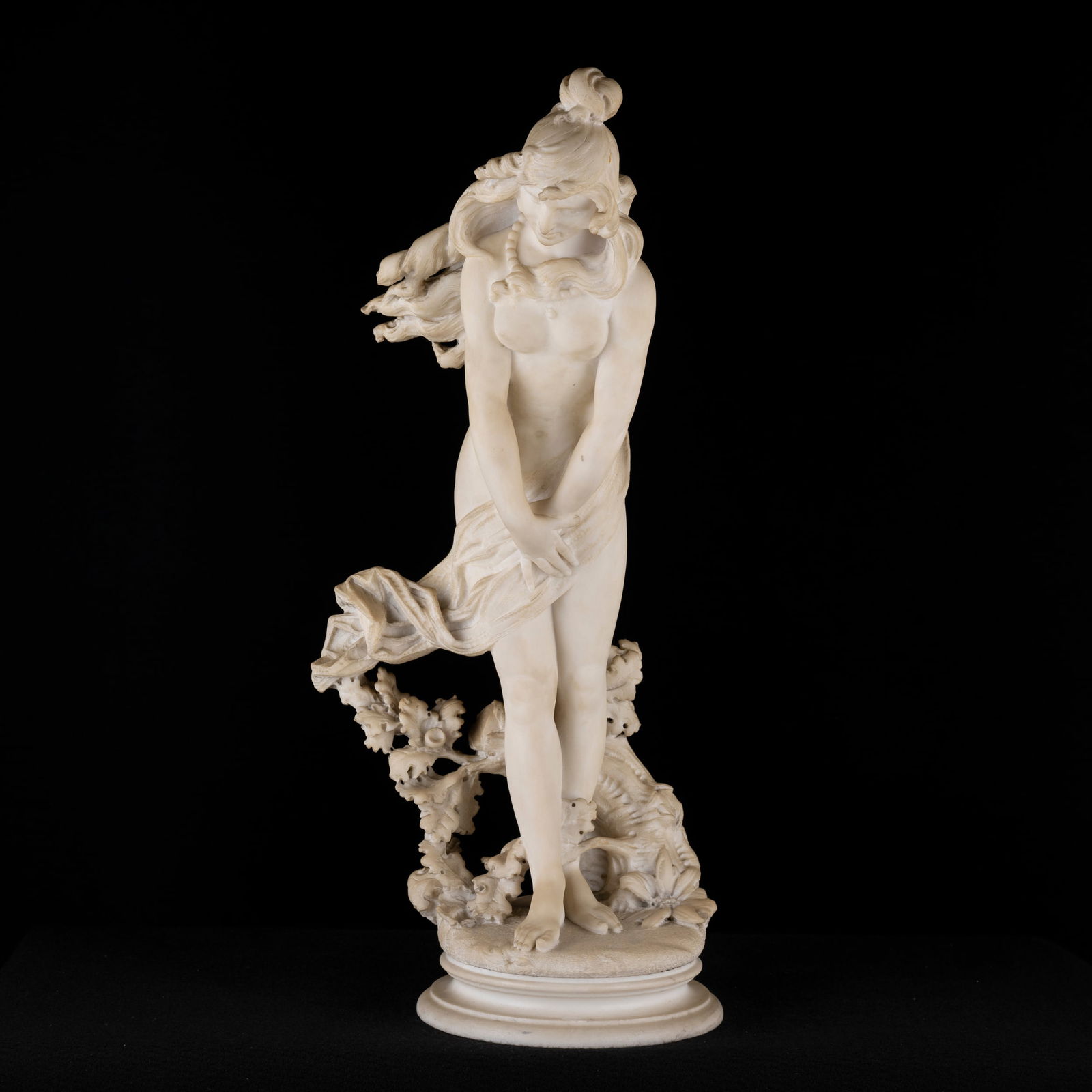 Vittorio Caradossi (Firenze 1861 - 1918): Vittorio Caradossi (Firenze 1861 - 1918)Ninfa dei boschiAlabastroItalia, XIX/XX secoloh 82 cmRiferimenti: un'altra versione è stata venduta da Christie's a New York, asta del 07 maggio 2020 Vitto