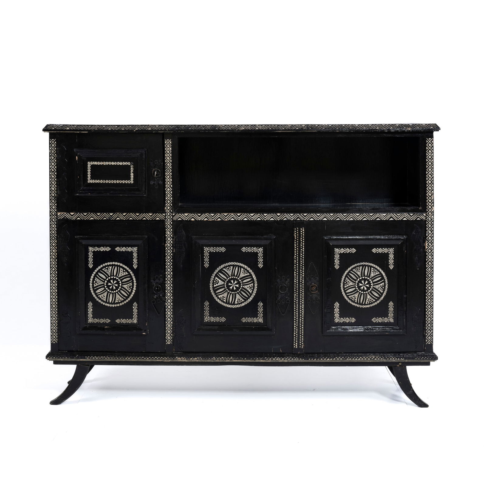 Ettore Zaccari (Cesena 1877 - Milano 1922) Mobile  Legno laccato e dipinto, dettagli in metallo (1 of 11)