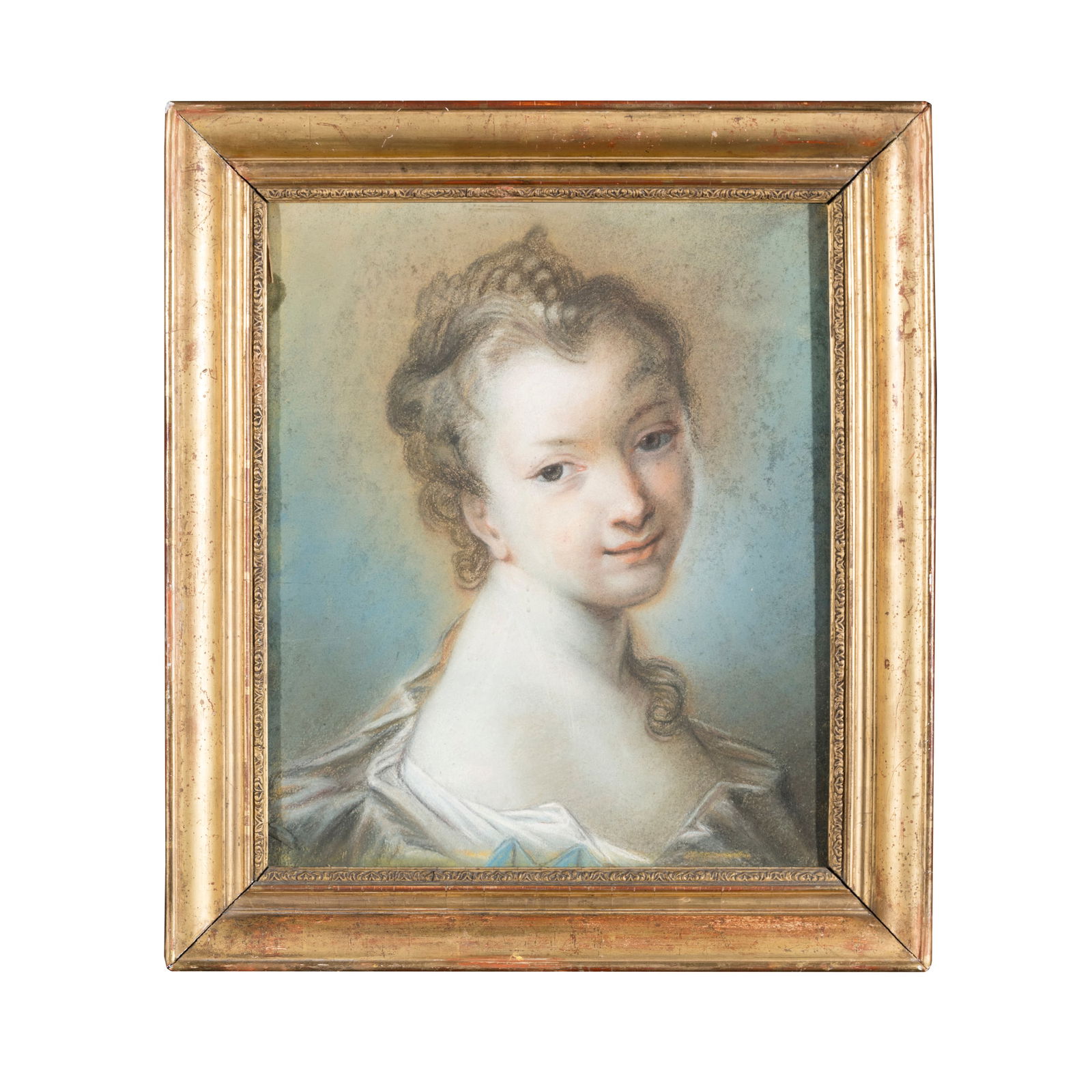 Rosalba Carriera (Venezia 1675 - 1757) attribuito: Rosalba Carriera (Venezia 1675 - 1757) attribuito Ritratto di fanciulla Pastello su carta intelata 37 x 30,5 cm L'opera riprende, con mirabile raffinatezza tecnica ed espressiva, il noto Ritratto di g