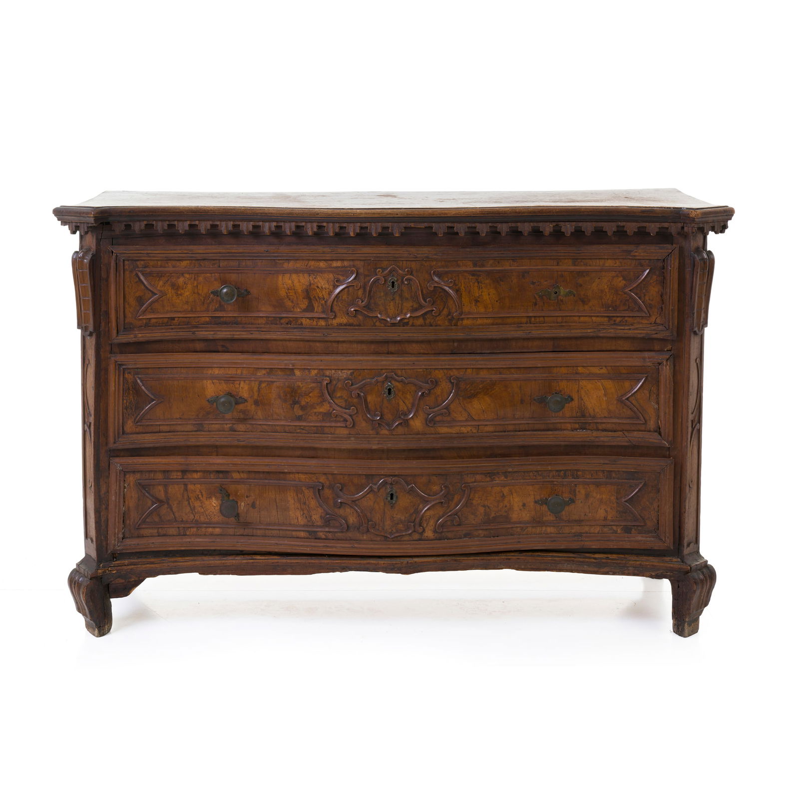 Cassettone Noce Lombardia, XVIII secolo 89 x 142 x 50 cm Fronte mosso a tre cassetti con riserve (1 of 8)