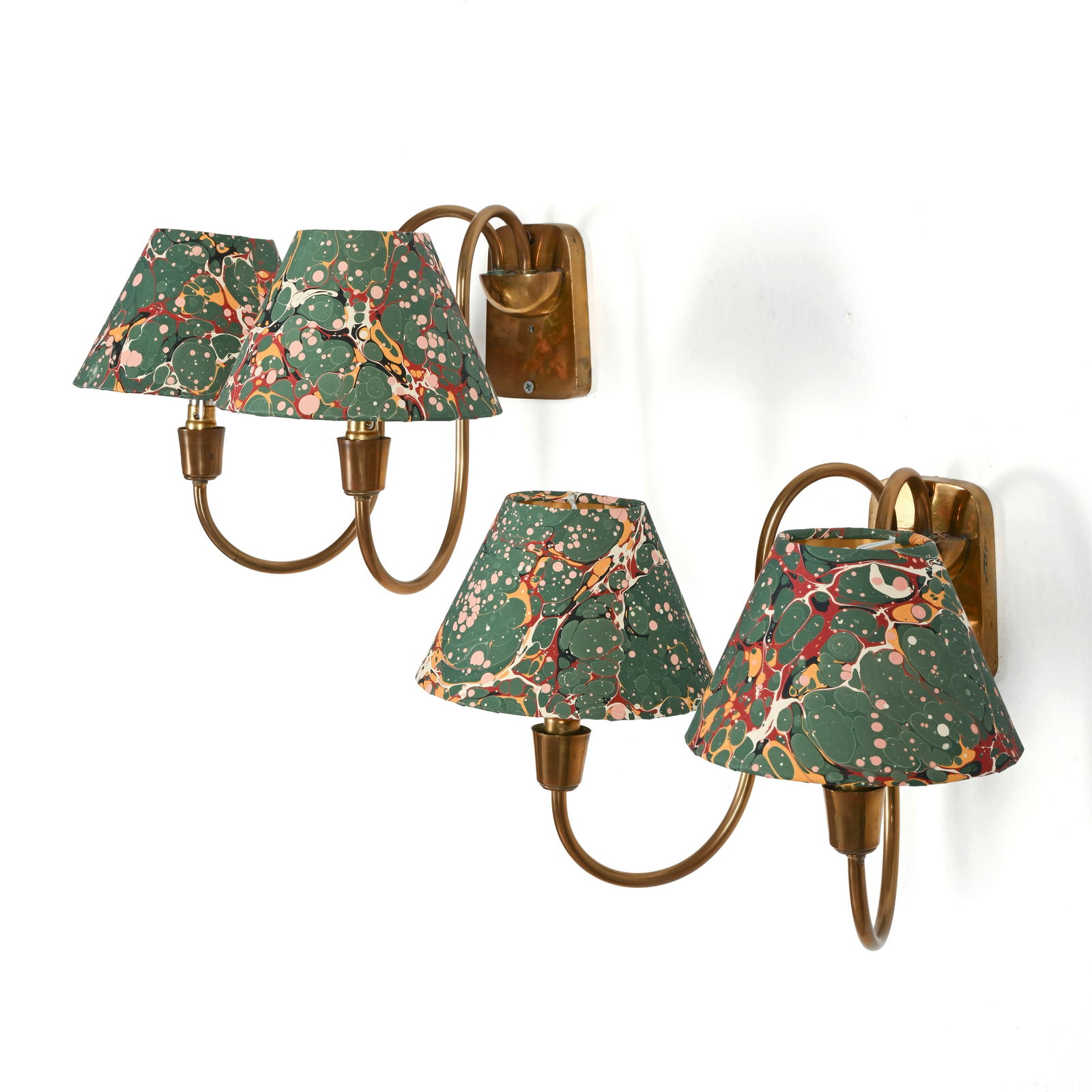 Arteluce Coppia di lampade a parete Ottone, paralume in tessuto Prod. Arteluce Italia, 1940 ca. (1 of 2)