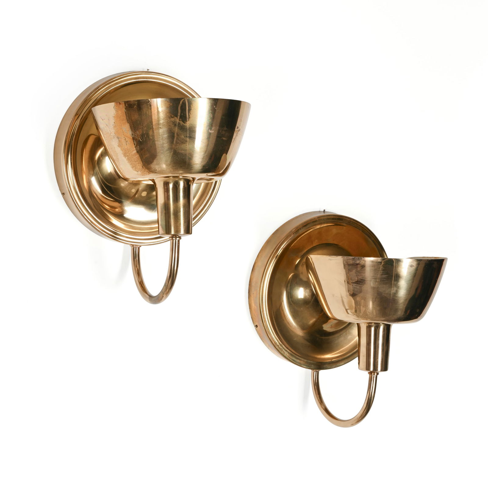Josef Frank per Svenskt Tenn Coppia di lampade da parete Mod. 2335 Struttura e diffusore in ottone (1 of 2)