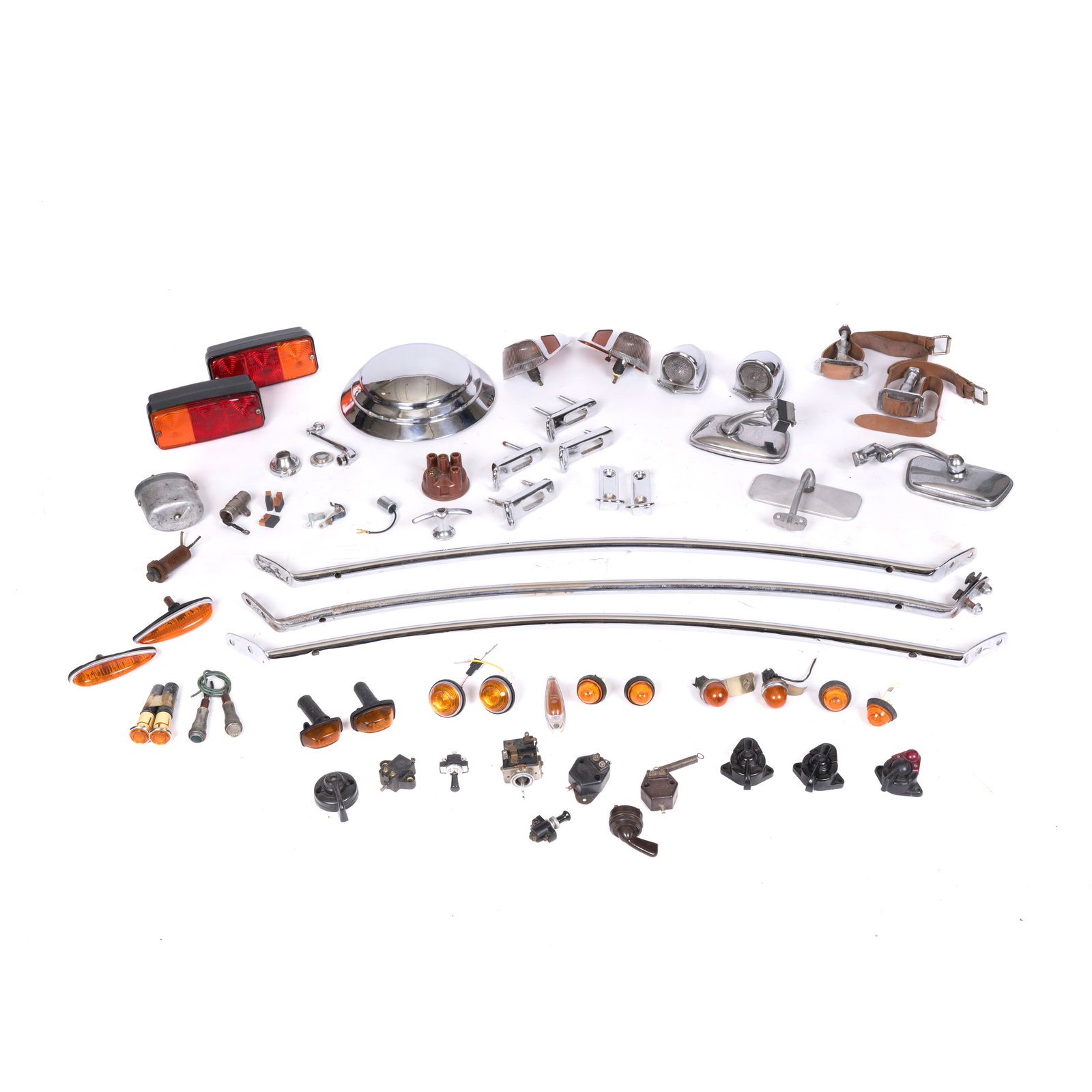 Ricambi per auto d'epoca (1 of 8)