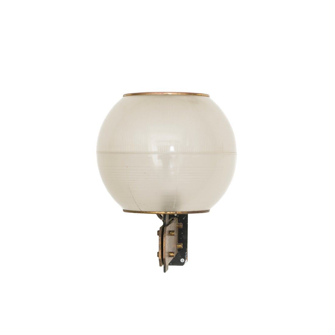 Greco, Italia, 1960 ca.: Greco Lampada da parete Mod. Feltre Struttura in ottone e metallo patinato, paralumi in vetro stampato e pressato Prod. Greco Italia, 1960 ca. 32 x 25 x 32 cm Greco A wall lamp Feltre Mod. Brass and p