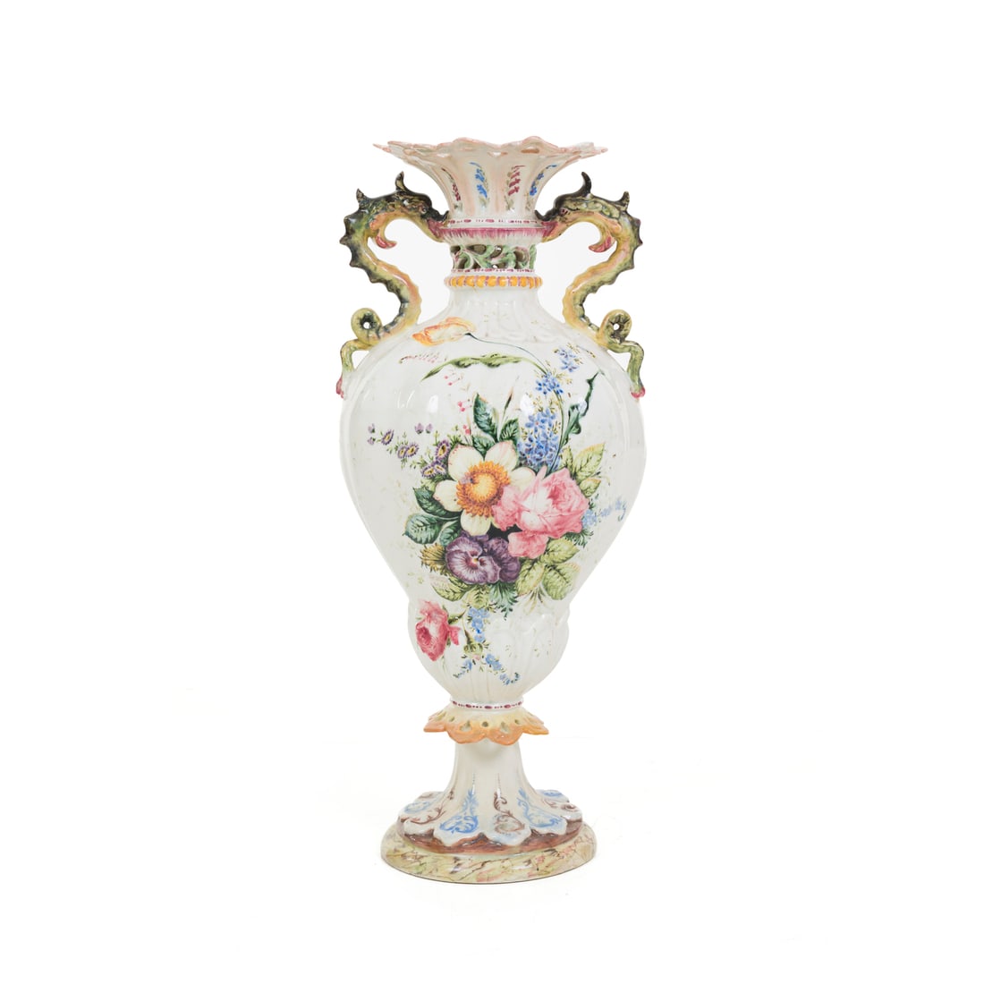 Vaso, Bassano, inizio del XX secolo: Vaso biansato con decoro floreale policromo e anse a draghi Ceramica smaltata Manifattura di Bassano, inizio del XX secolo 50 x 22 x 22 cm A two-handled vase with polychrome floral decoration and drag