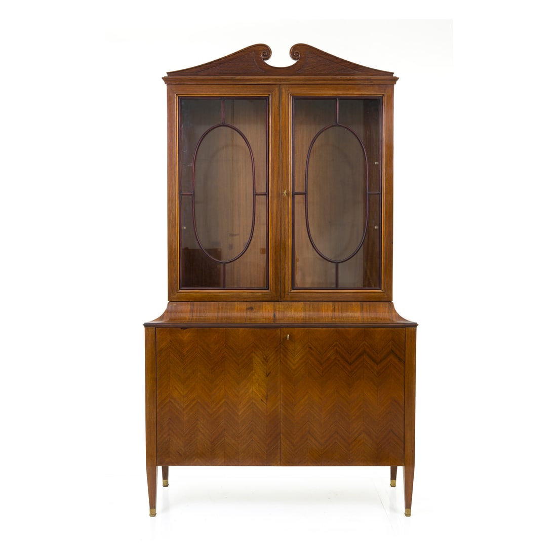 Paolo Buffa (1903 - 1970): Paolo Buffa (1903 - 1970) Vetrina a due corpi Struttura in legno, vetro trasparente, puntali e dettagli in ottone Prod. Italia, 1940/50 ca. 212 x 120 x 46 cm Paolo Buffa (1903 - 1970) A two-part displ