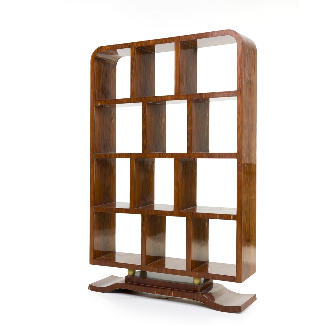 Manifattura italiana, 1940 ca.: Manifattura italiana Libreria da centro Art Déco Struttura in legno curvato e impiallacciato ed elementi in legno dorato Prod. Italia, 1940 ca. 183 x 120 x 30 cm Italian manufacture An Art Déco cent