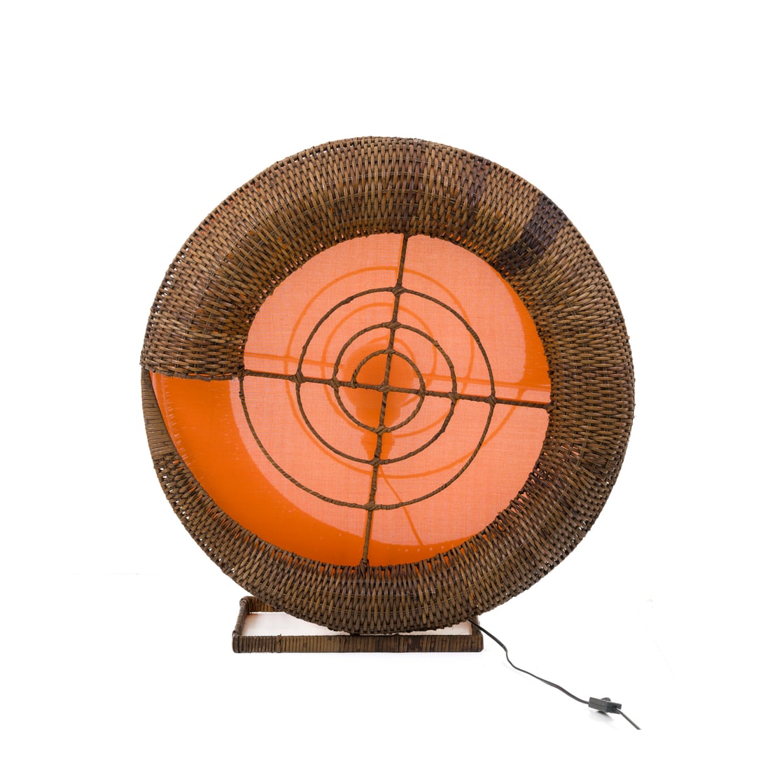 Bonacina, Italia, 1960 ca.: Bonacina Grande lampada da tavolo e all'uso da terra Struttura in metallo, intrecci in rattan, paralume interno in tessuto Prod. Bonacina Italia, 1960 ca. 84 x 80 x 36 cm Bonacina A large table and fl