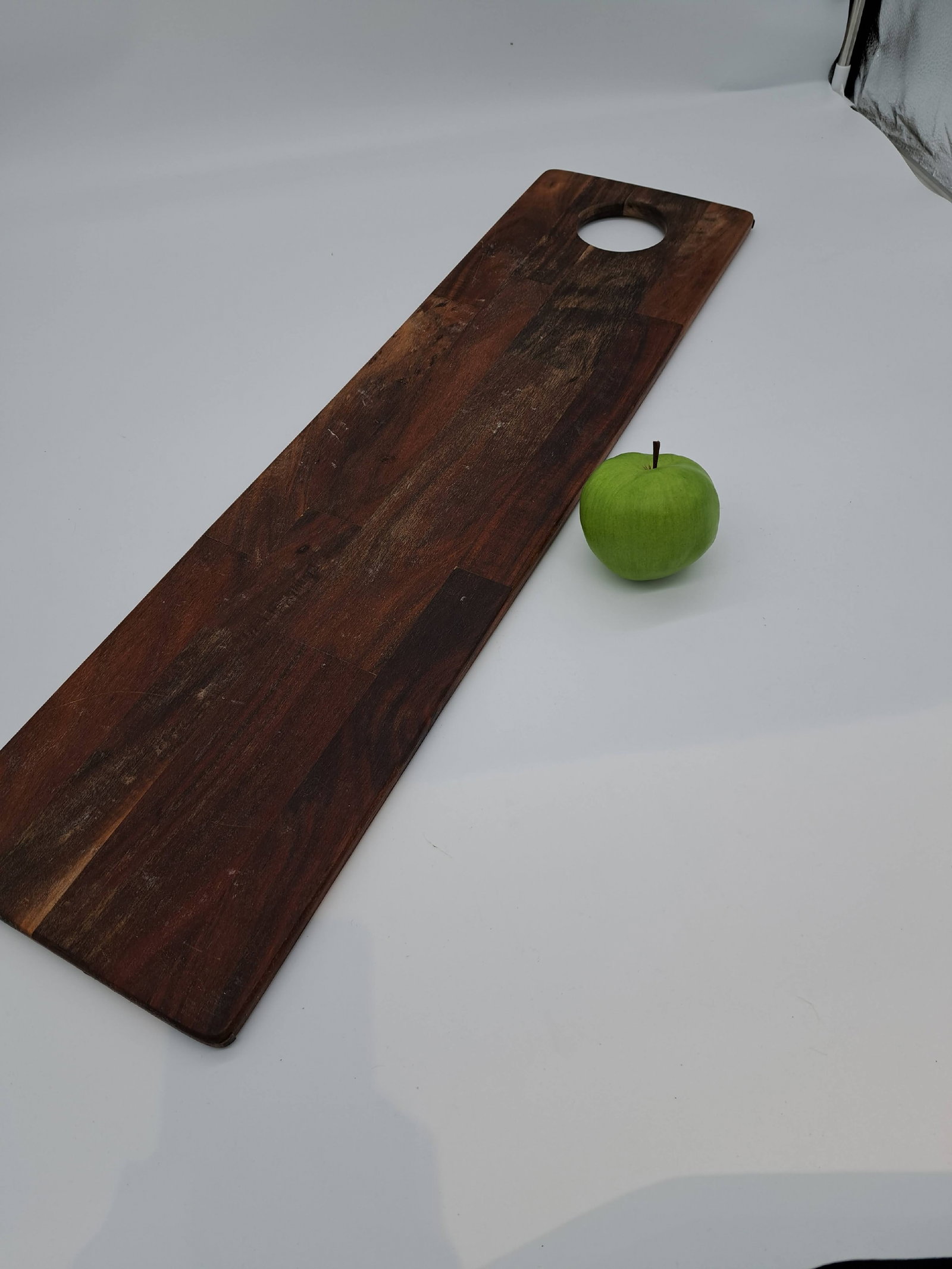 Large wooden Charcuterie Board with handle (1 of 2)