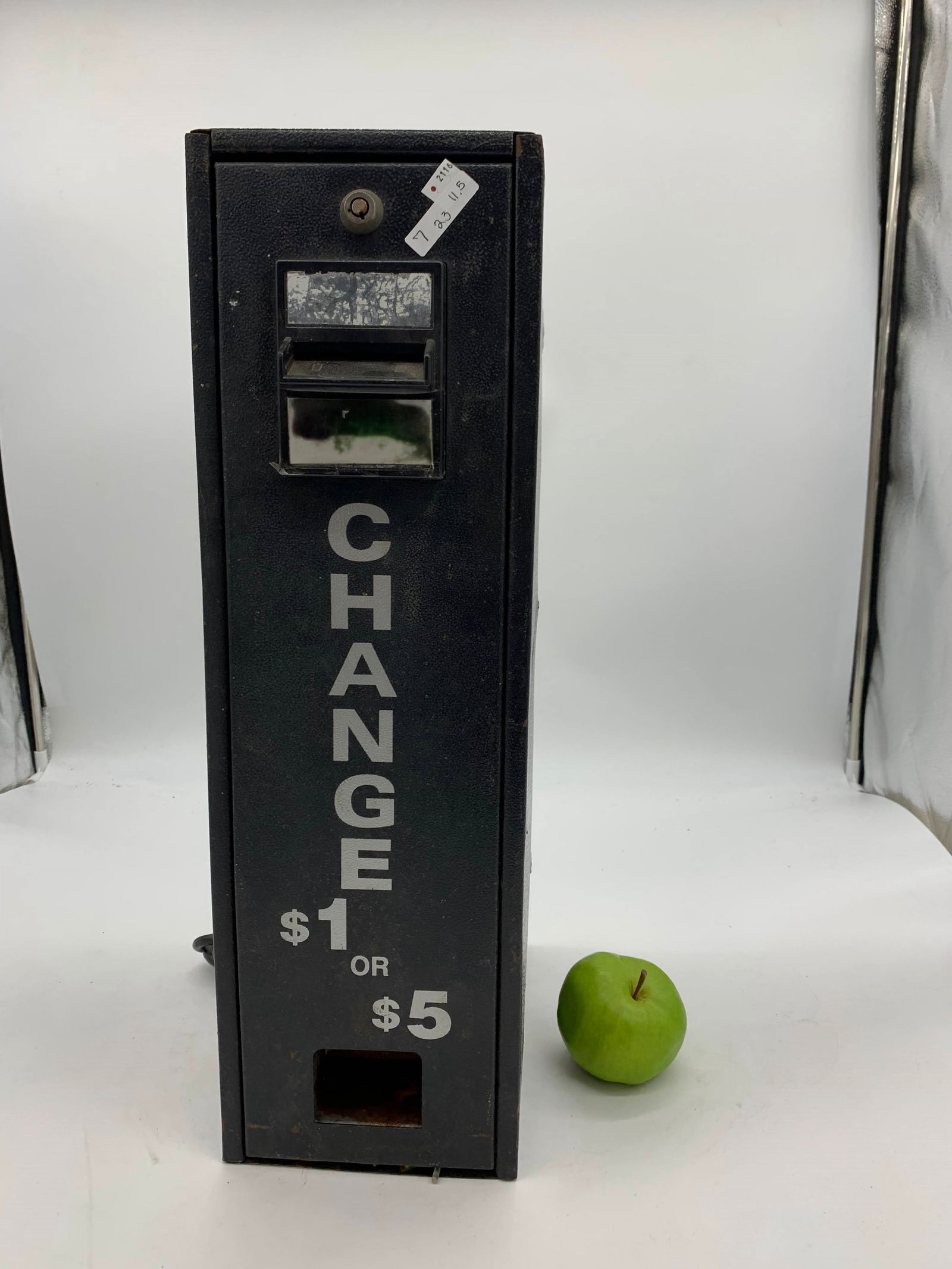 Vending Machine Coin Changer (1 of 4)