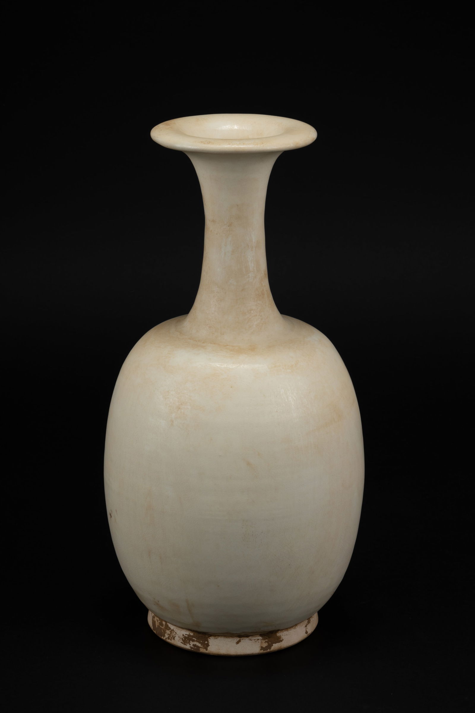 Tang Dynasty Gongxian Kiln White Glazed Bottle (1 of 5)