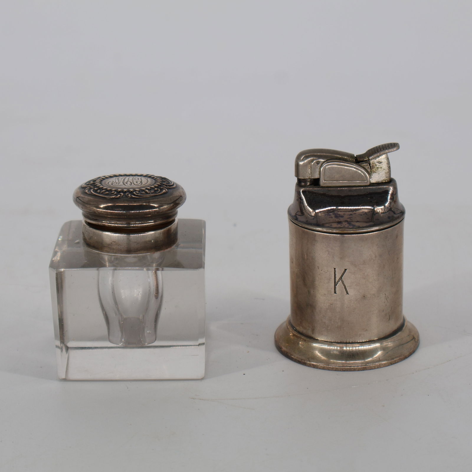 2pc Vintage Table Lighters (1 of 3)