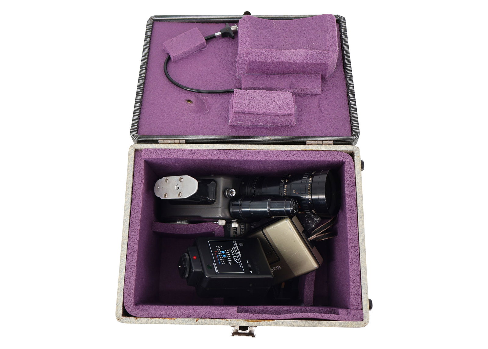 Beaulieu S2008 Super8mm Camera In Orginal Box: The Beaulieu S2008 is a Super 8mm film camera produced by the French manufacturer Beaulieu. It was part of the Beaulieu 2000 series, known for its high-quality optics and advanced features for its tim