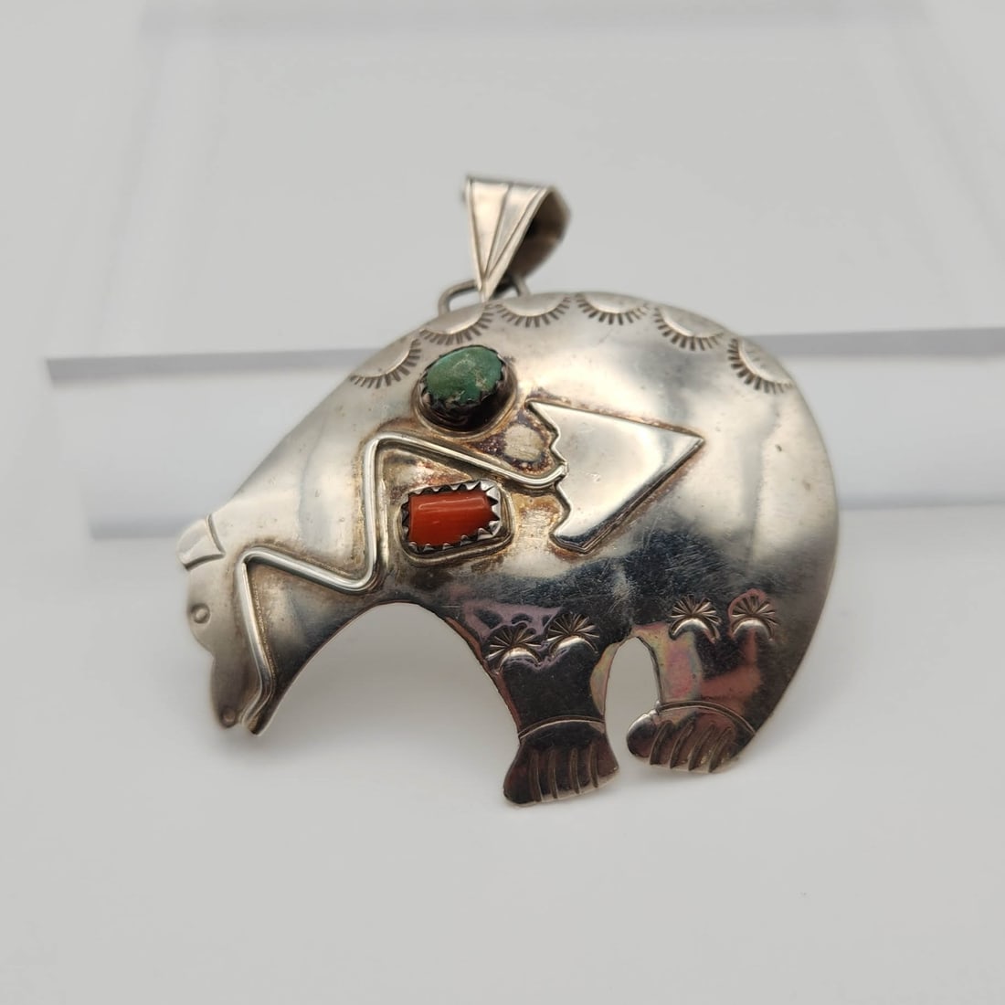 Navajo L Robert Sterling Turquoise/Coral Bear Pendant 8.1g (1 of 6)