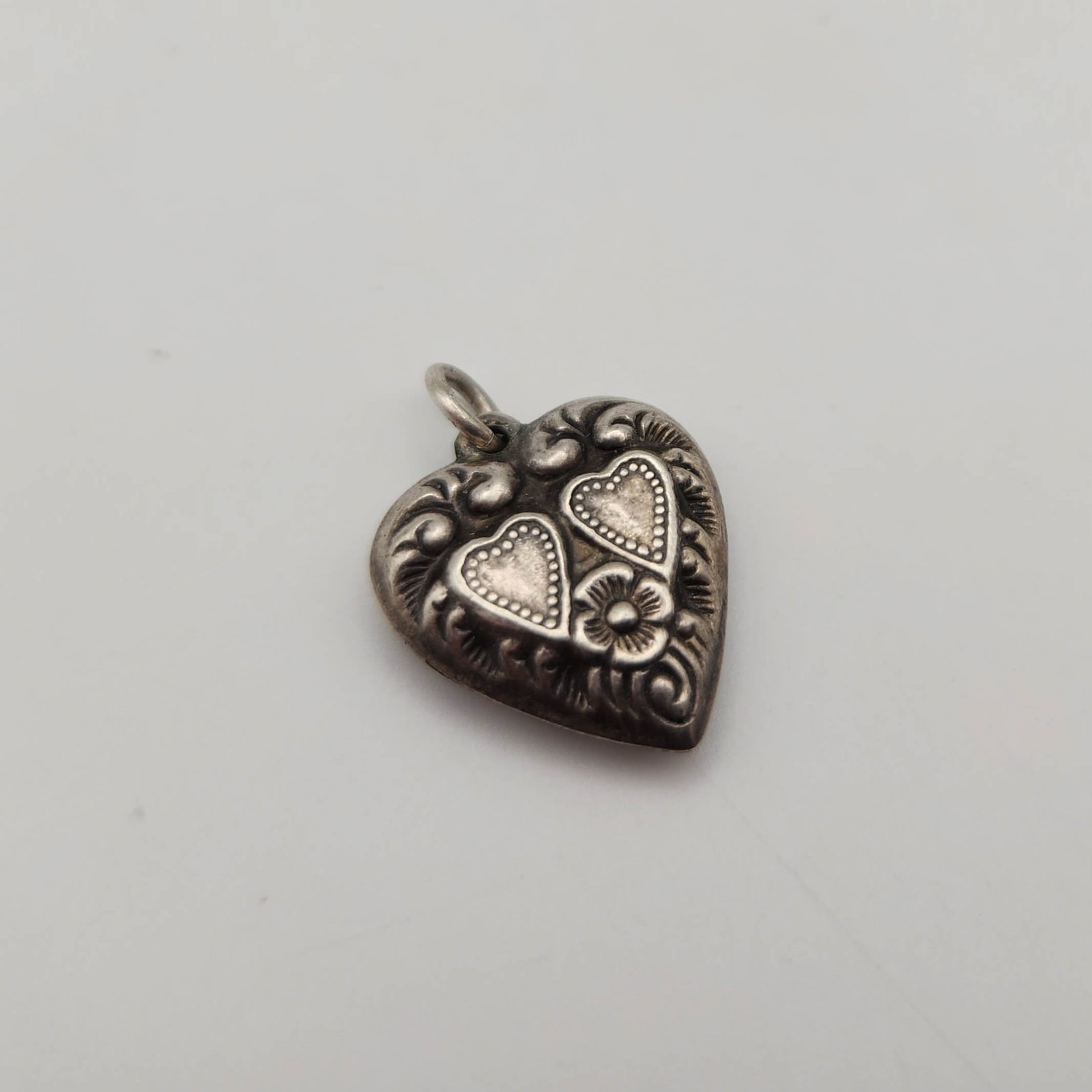 Sterling Puffy Heart Charm 2g: Sterling Puffy Heart Charm 2g