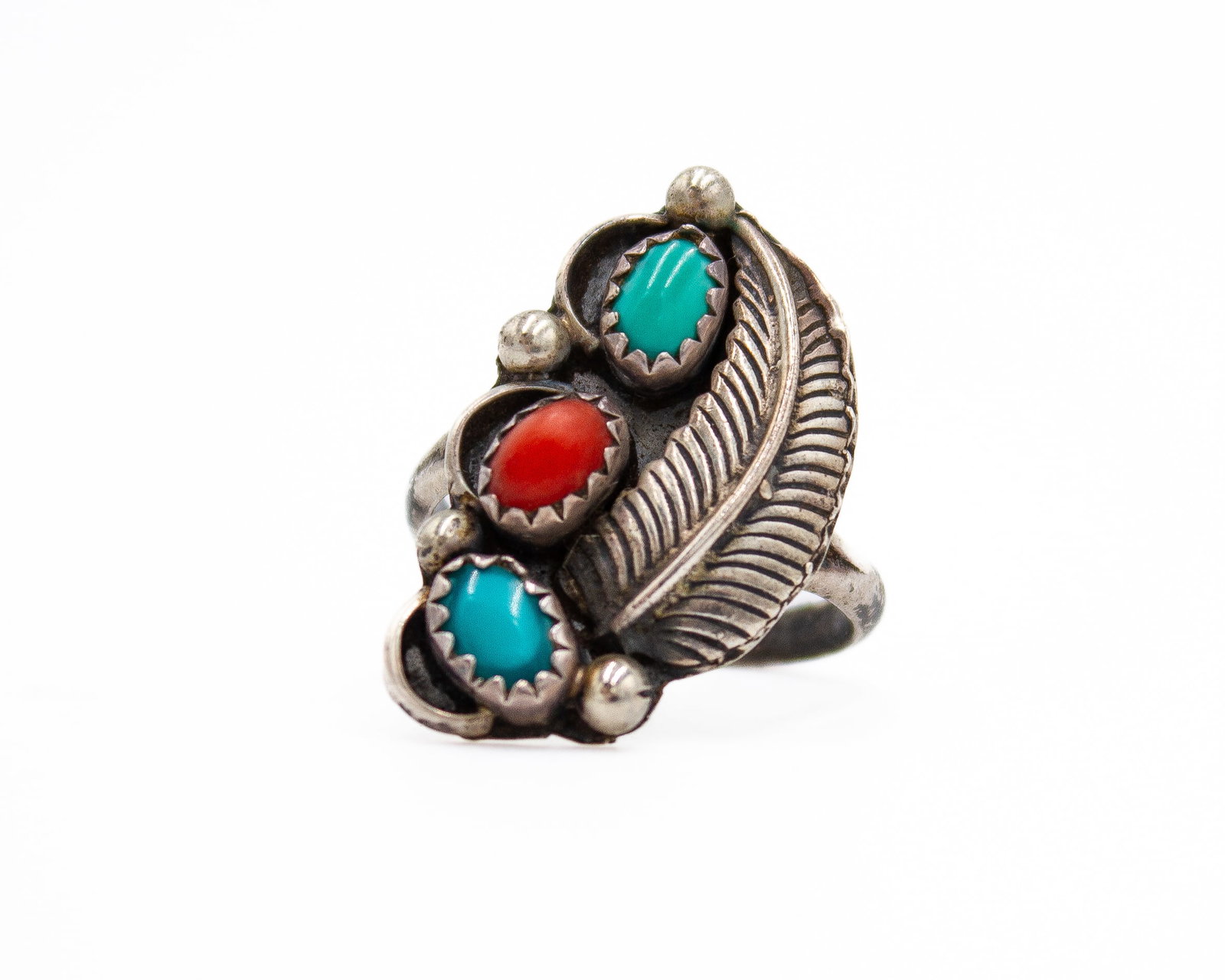 Sterling Navajo Turquoise Coral Ring Signed Size 6: Sterling Navajo Turquoise Coral Ring, signature possibly ES, Size 6 5g