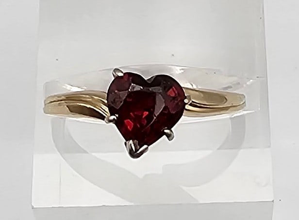 Garnet 14K Gold Cocktail Ring Size 6.75 3 G: Garnet 14K Gold Cocktail Ring Size 6.75 3 g
