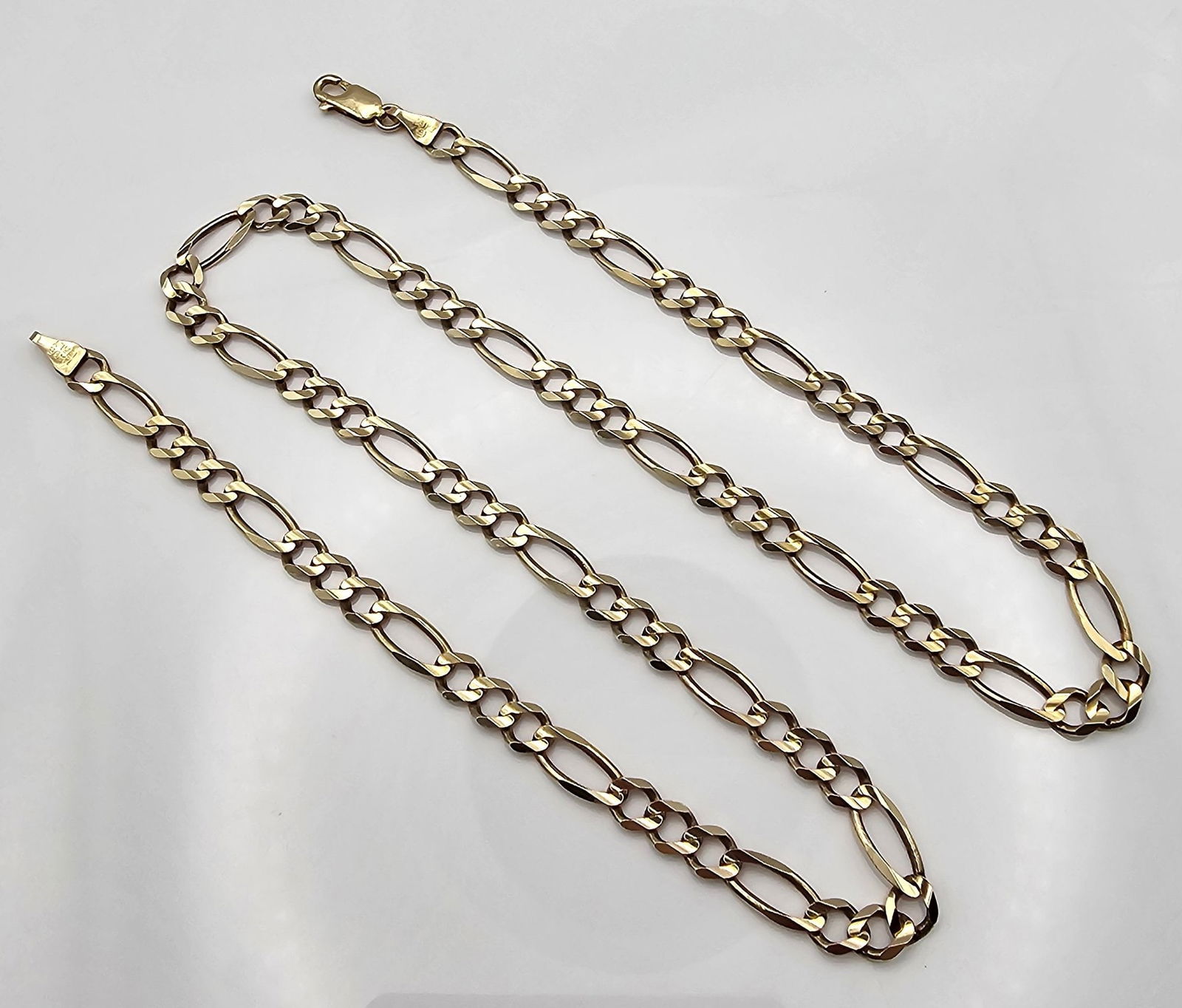 10K Gold Figaro Chain Necklace 14.1 G (1 of 3)