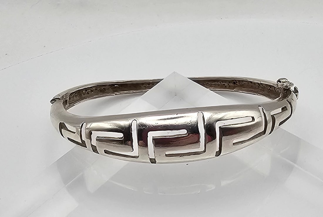 Sterling Silver Cut Out Bangle Bracelet 13.6 G (1 of 3)