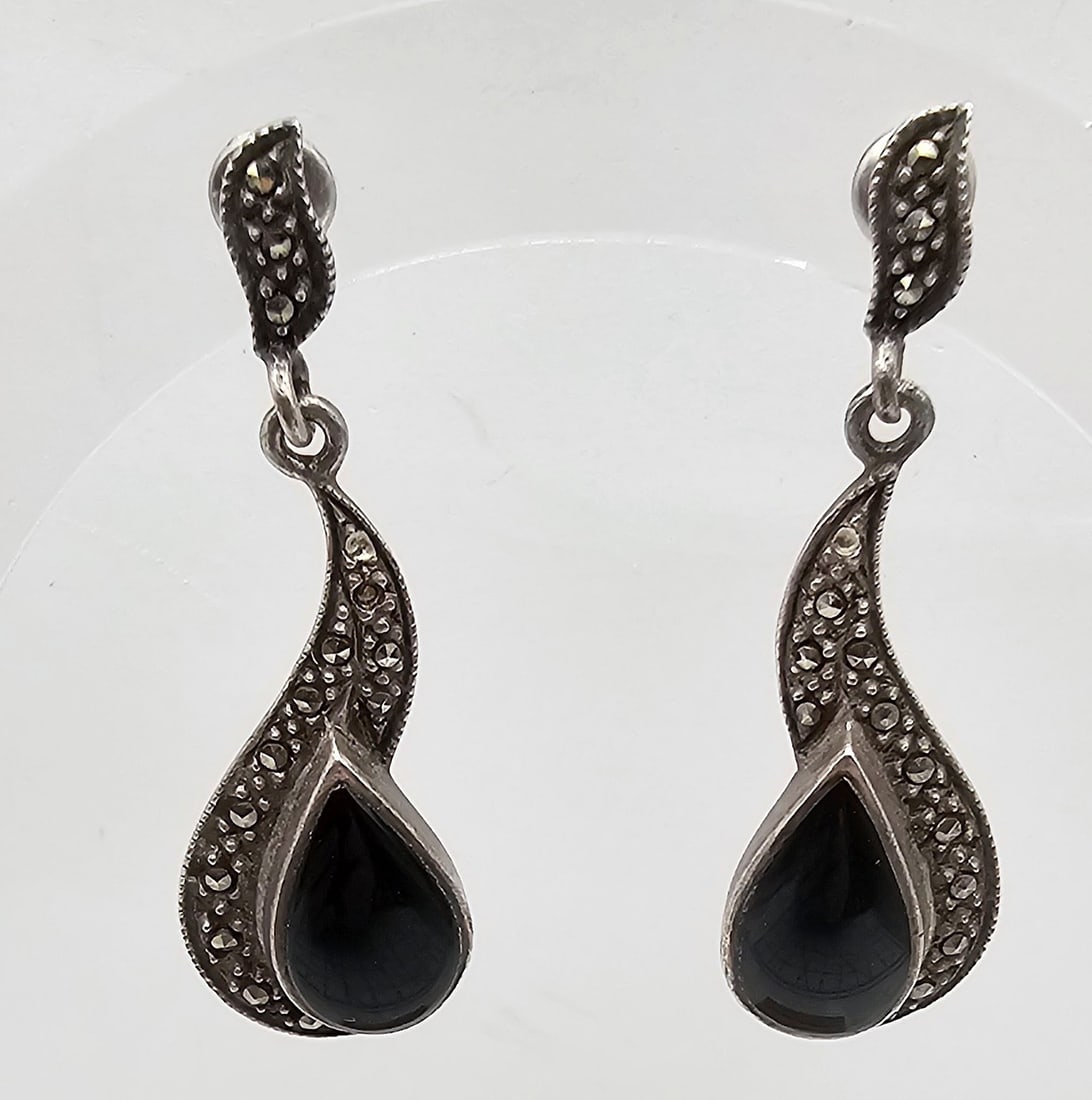 Onyx Marcasite Sterling Silver Earrings 6.6 G: Onyx marcasite Sterling silver earrings 6.6 g