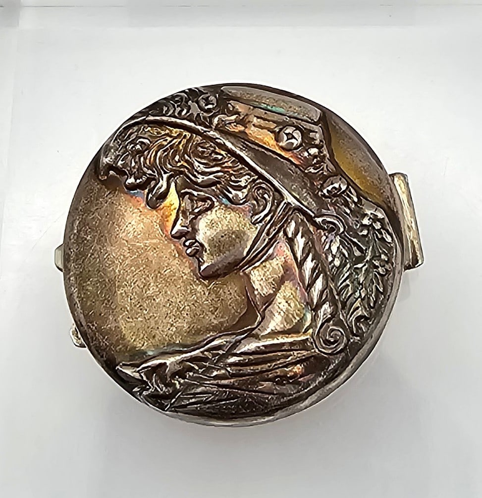 Vintage European Made Sterling Silver Lady Pill Box 24.6 G (1 of 5)