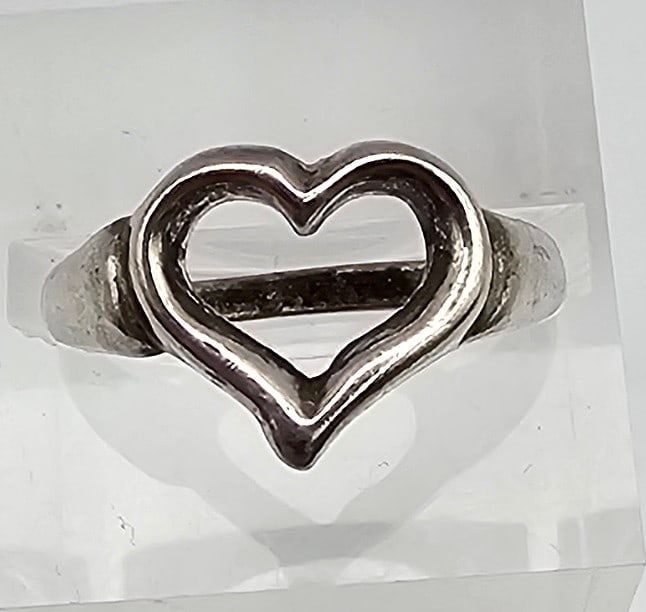 Sterling Silver Heart Ring Size 6.5 2.2 G (1 of 5)