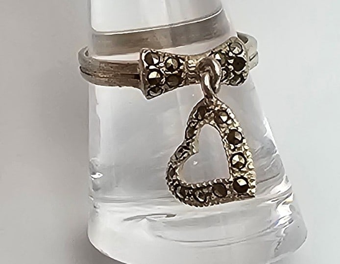 Marcasite Sterling Silver Bow Ring Size 8.25 2.7 G: Marcasite Sterling Silver Bow Ring Size 8.25 2.7 g