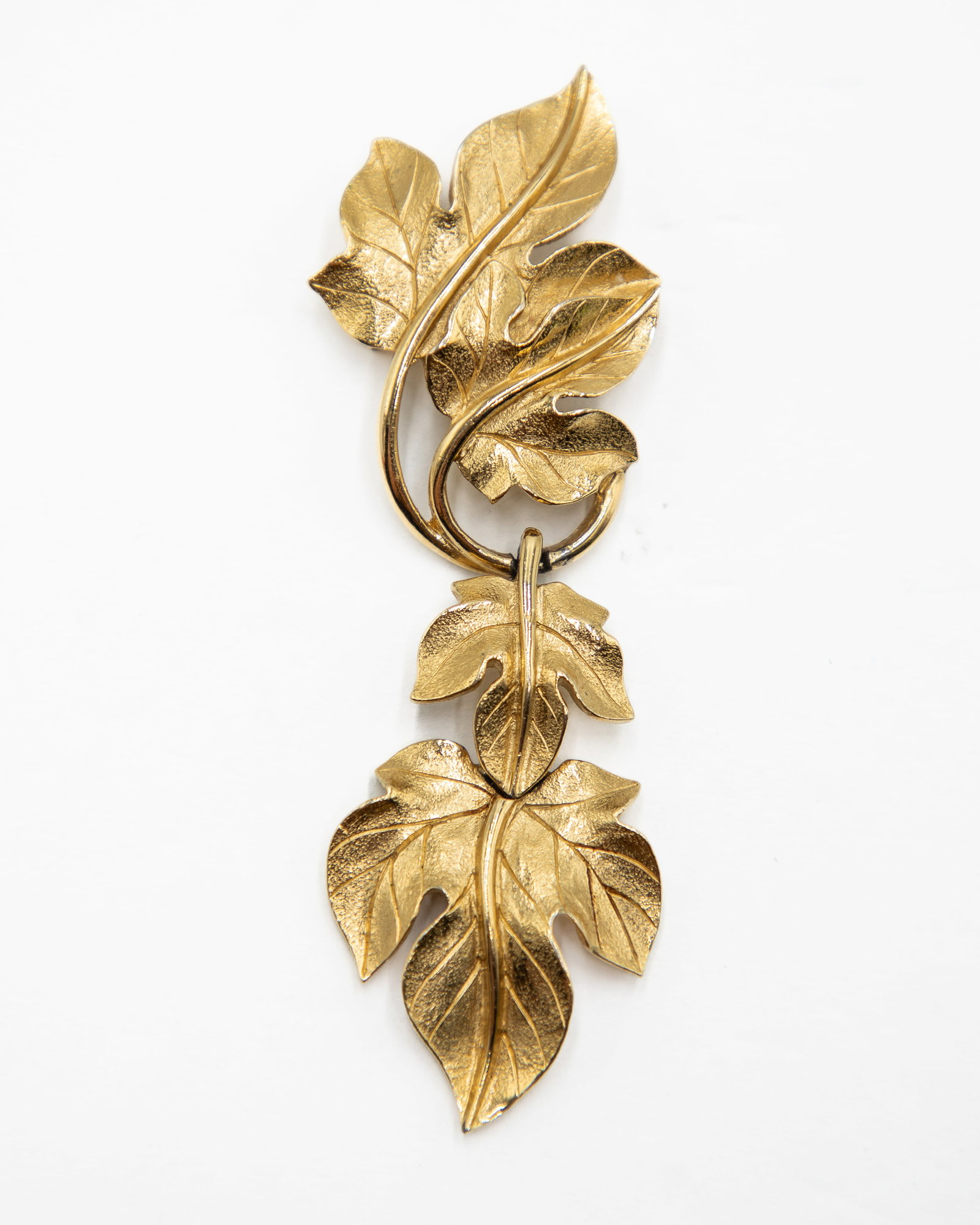 Crown Trifari Designer Signed Dangle Leaf Brooch (1 of 4)