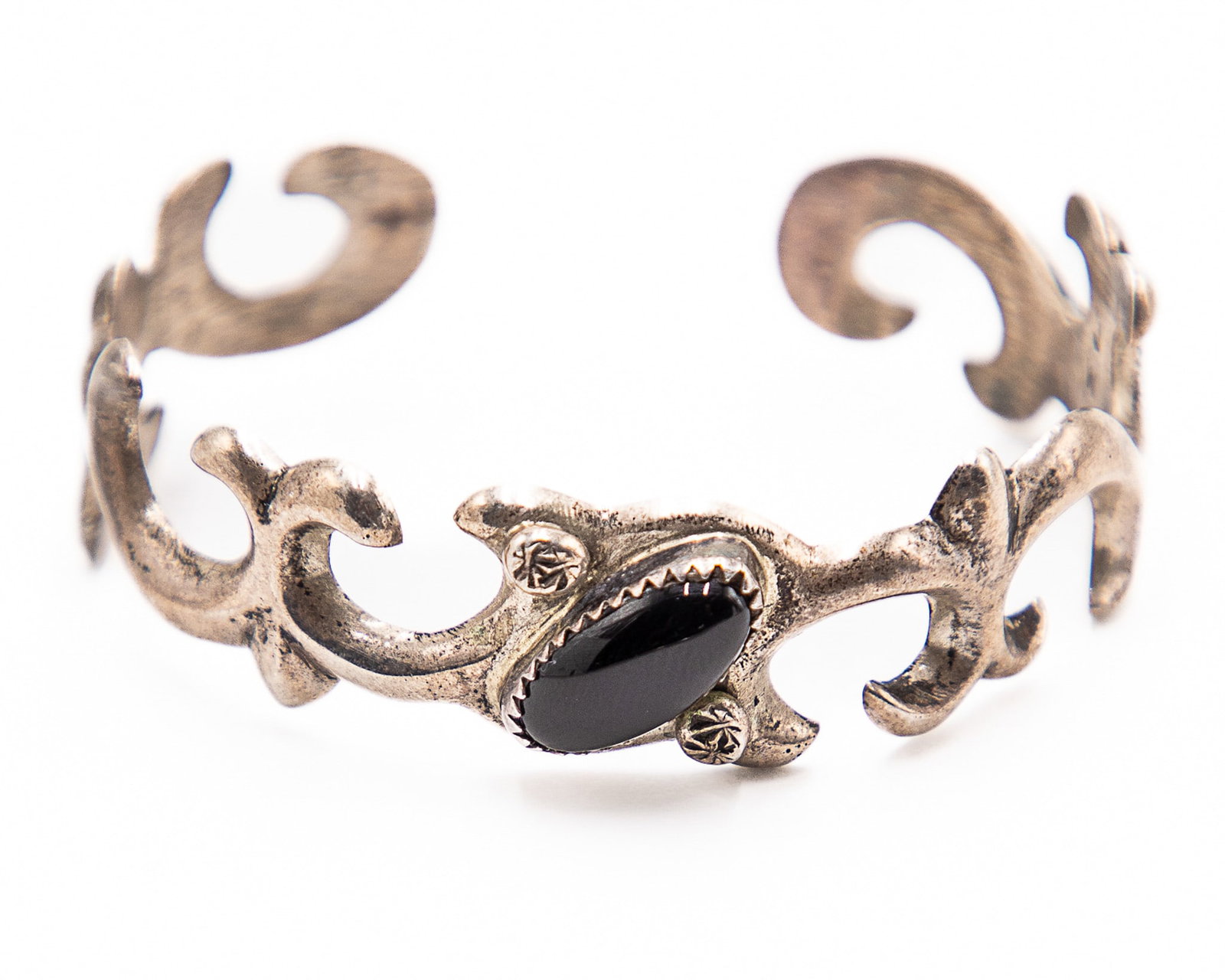 Signed JW Sterling Sandcast Onyx Stone Bracelet: Signed JW Sterling Sandcast Onyx Stone Bracelet 26.5g