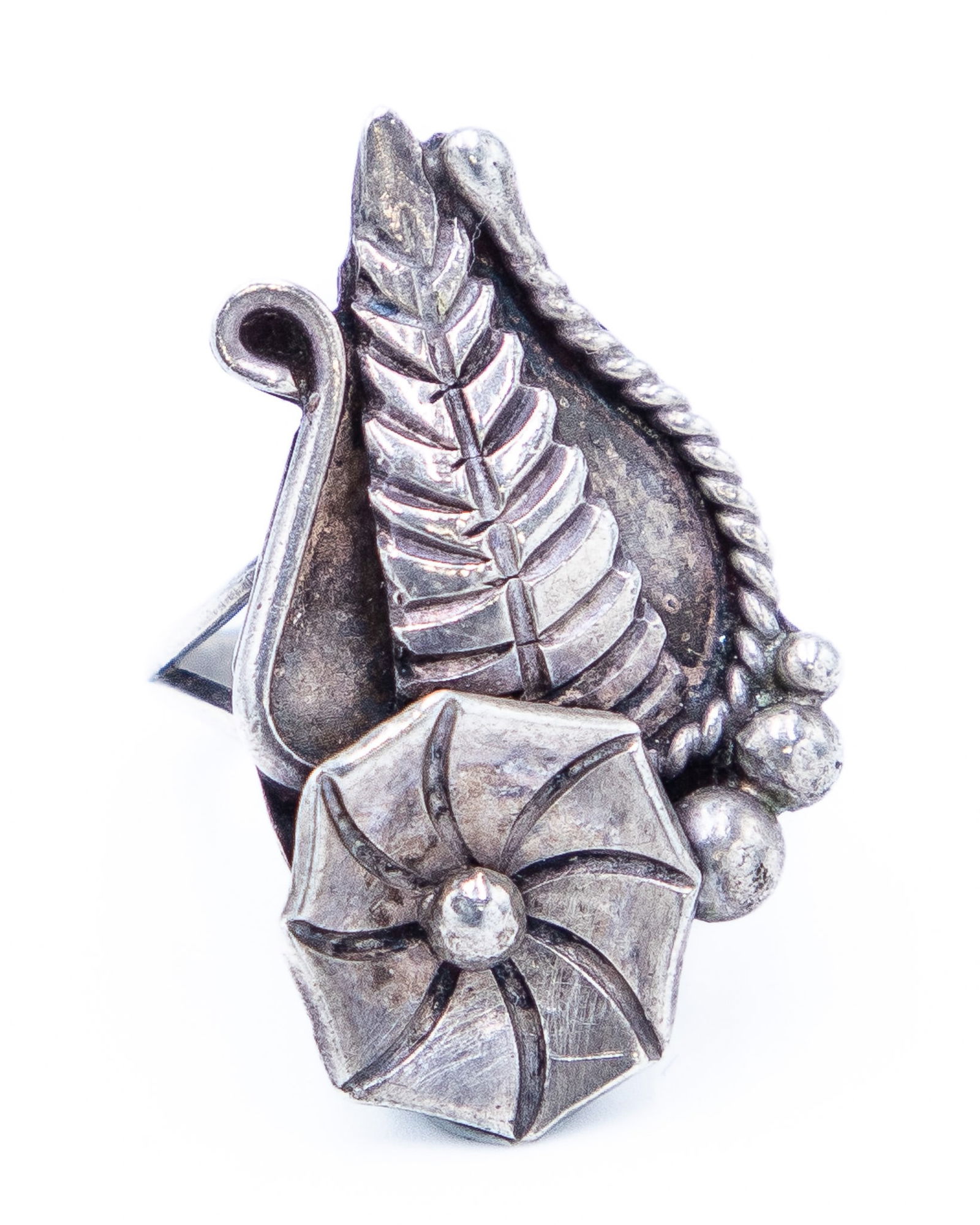 Signed LW Navajo Sterling Blossom Ring Sz. 6.75 (1 of 6)