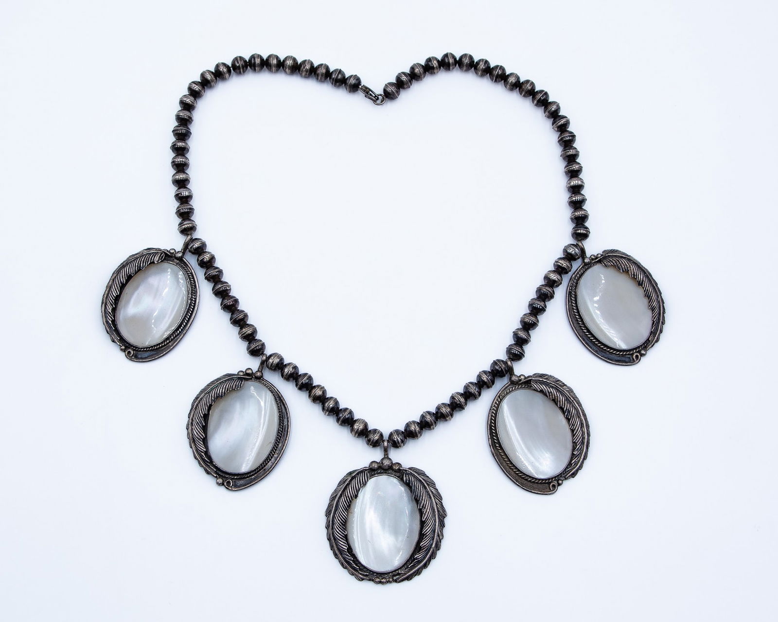 Signed JPA Navajo Vintage Bench Bead Mother Of Pearl Necklace 22 Inches (1 of 6)