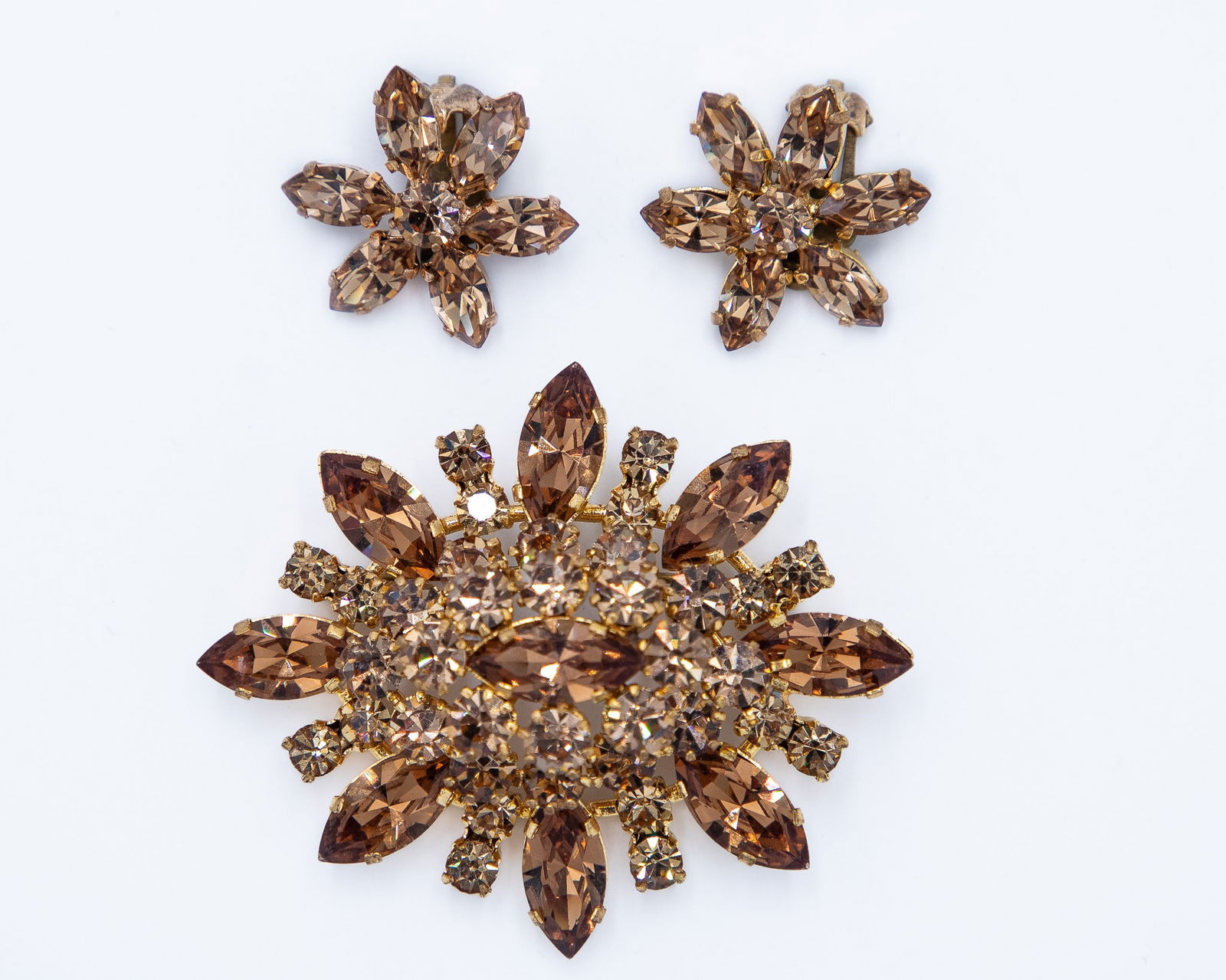 Vintage Made In Austria 3 Tier Root Beer Rhinestone Brooch Earring Set (1 of 8)