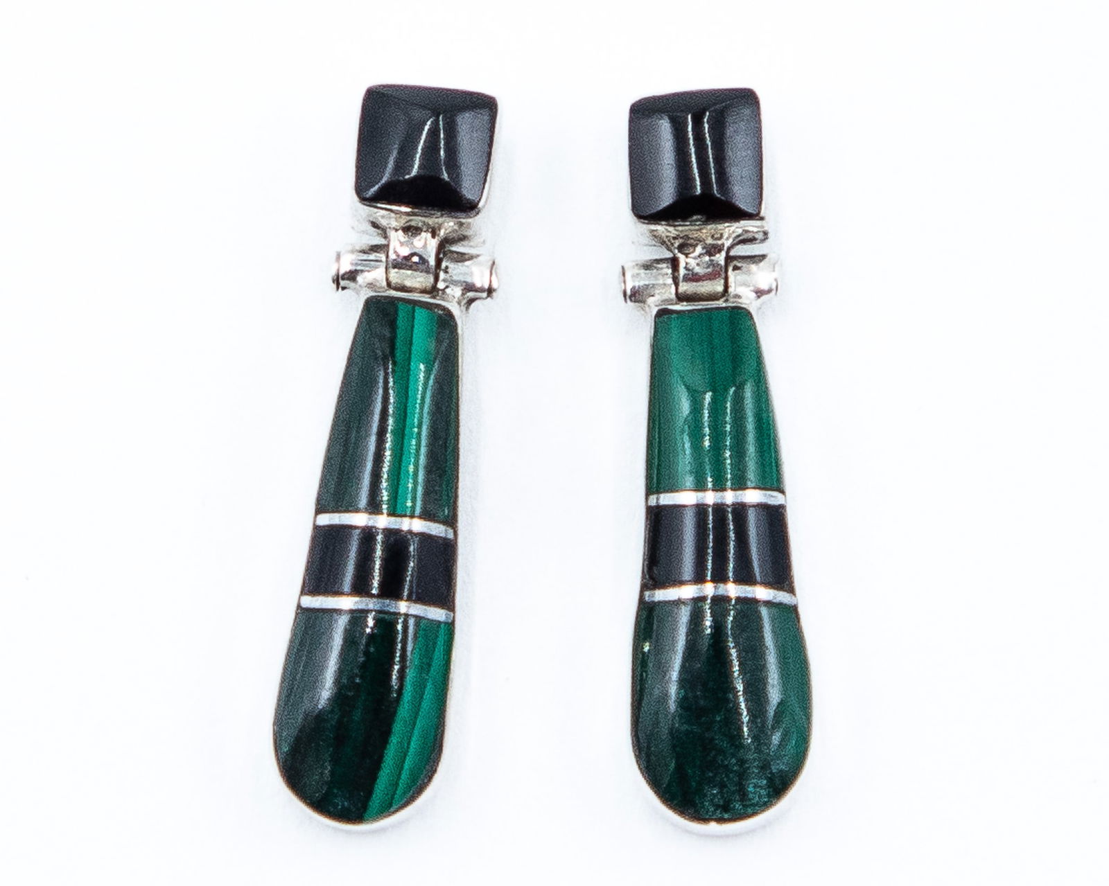 Zuni 950 Silver Malachite Onyx Inlay Earrings: Vintage Zuni 950 Silver Malachite Onyx Inlay Earrings 2g