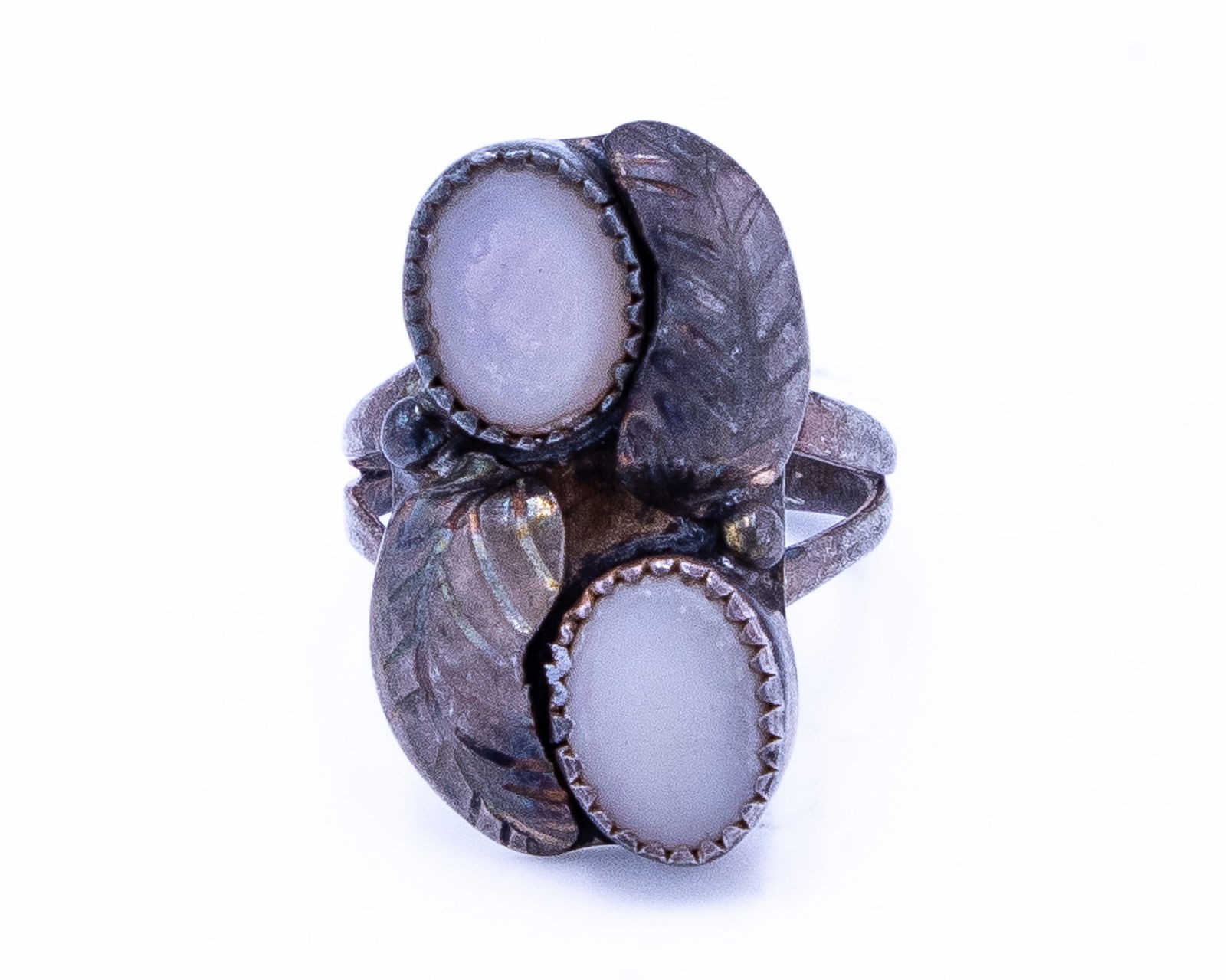 Navajo Mother Of Pearl Sterling Ring Sz 5.5: Vintage Navajo Mother Of Pearl Sterling Ring Sz 5.5, 4.5g