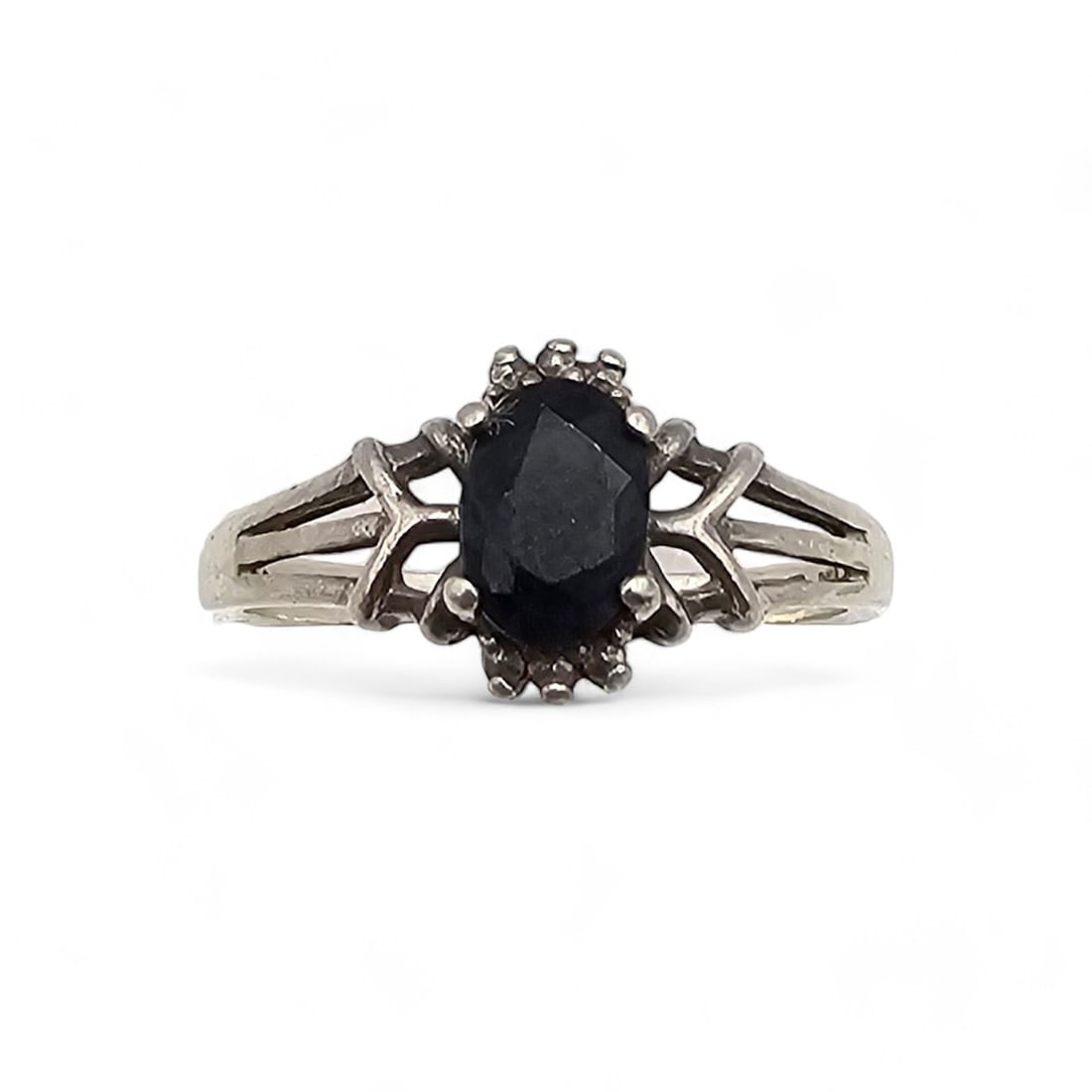 UNL Sapphire Sterling Silver Cocktail Ring Size 6.75 2.5 G Approximately 0.75 TCW: UNL Sapphire Sterling Silver Cocktail Ring Size 6.75 2.5 G Approximately 0.75 TCW