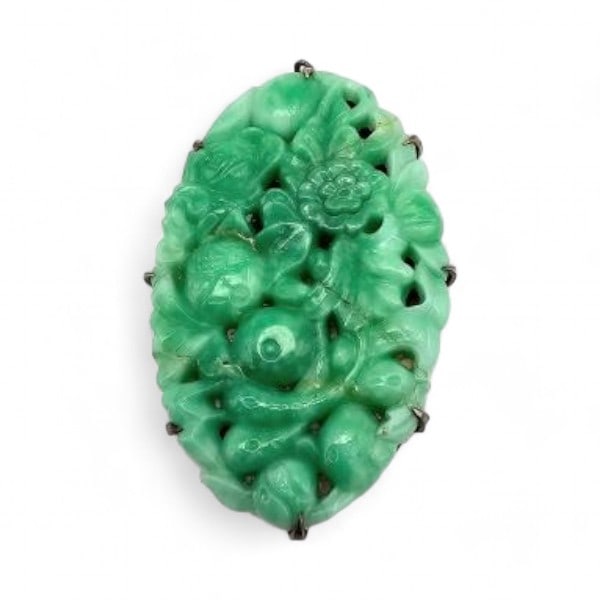 Vintage Carved Jade Sterling Silver Pendant 8.8 g: Vintage Carved Jade Sterling Silver Pendant 8.8 G